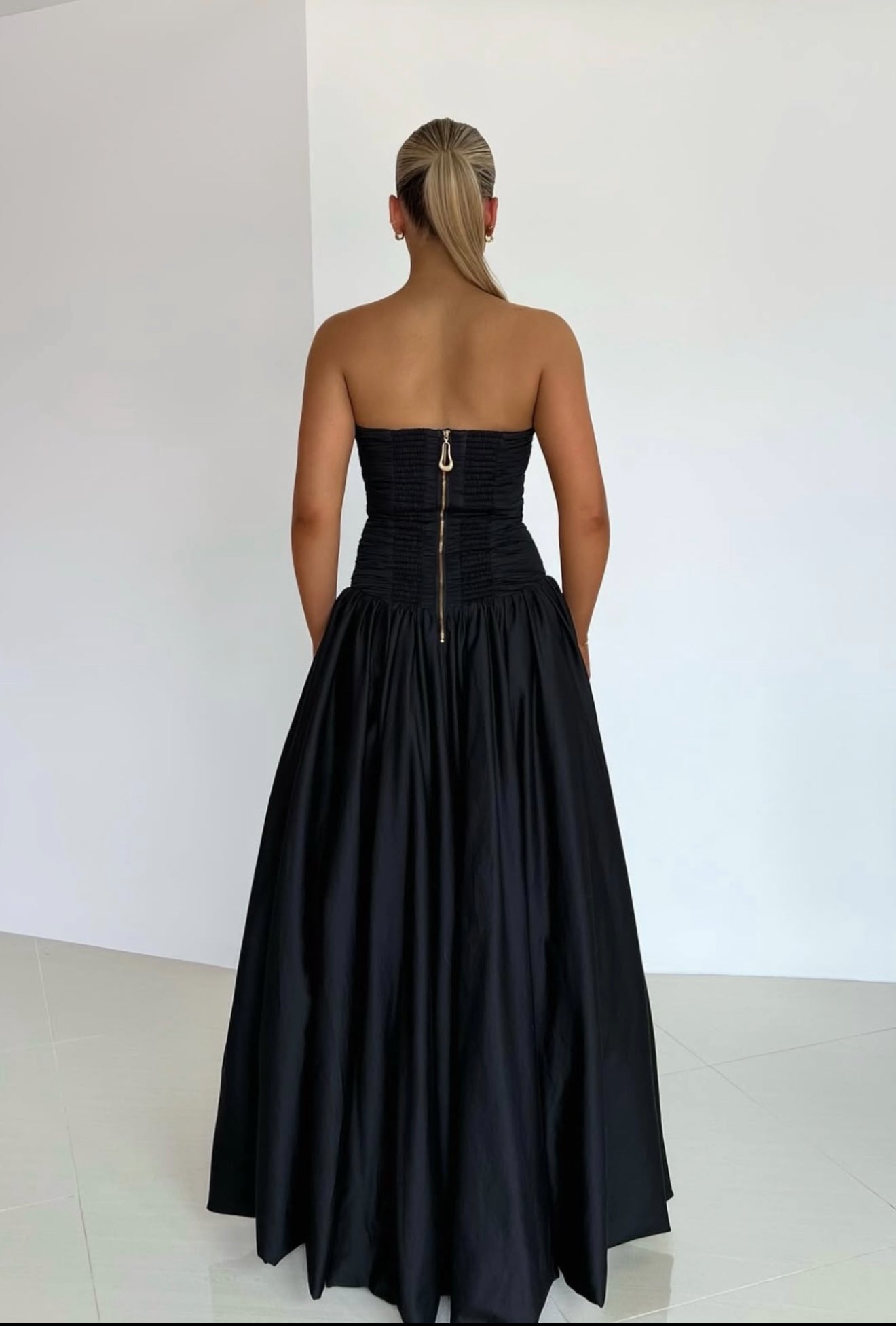 Violette Black Maxi