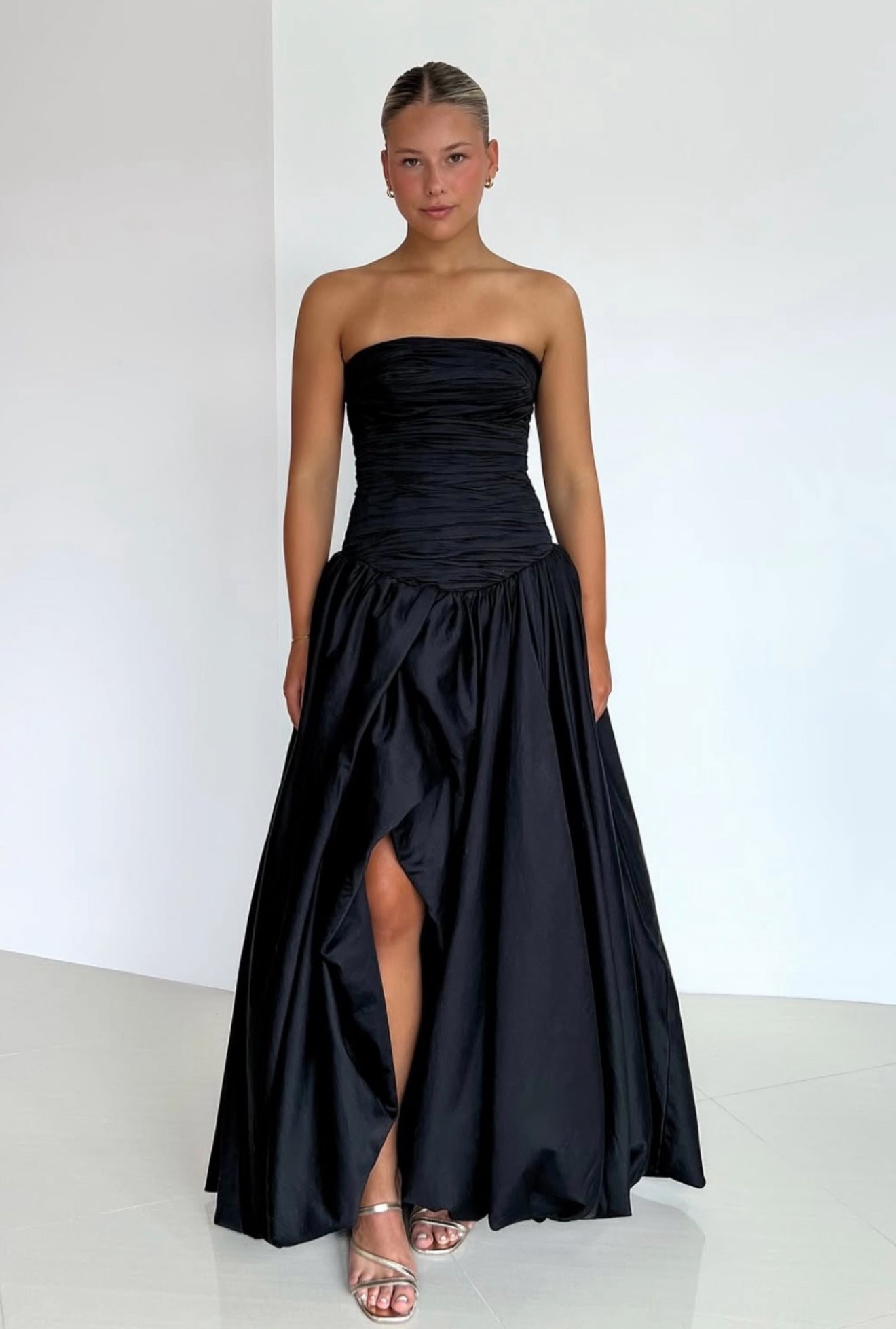 Violette Black Maxi